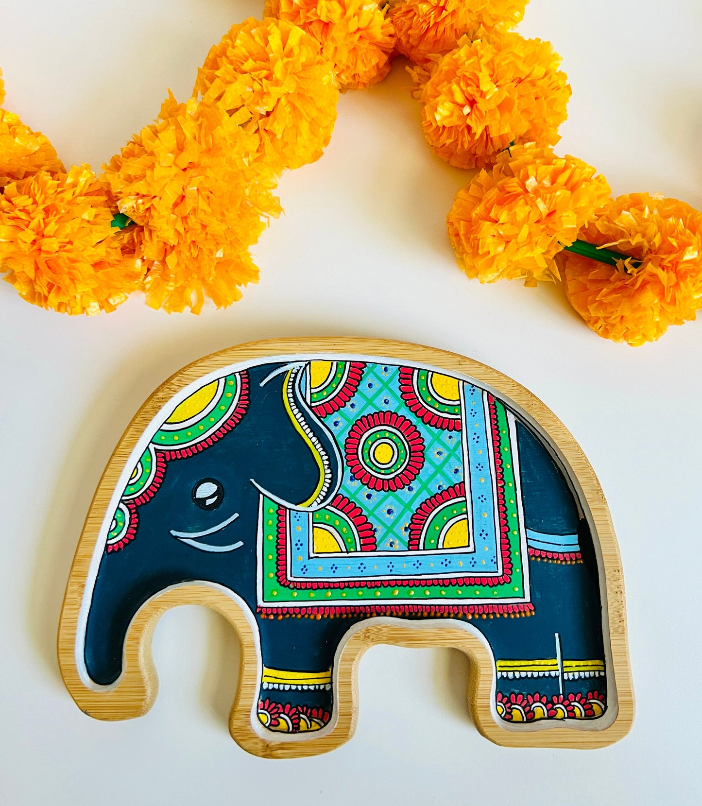 Elephant tray