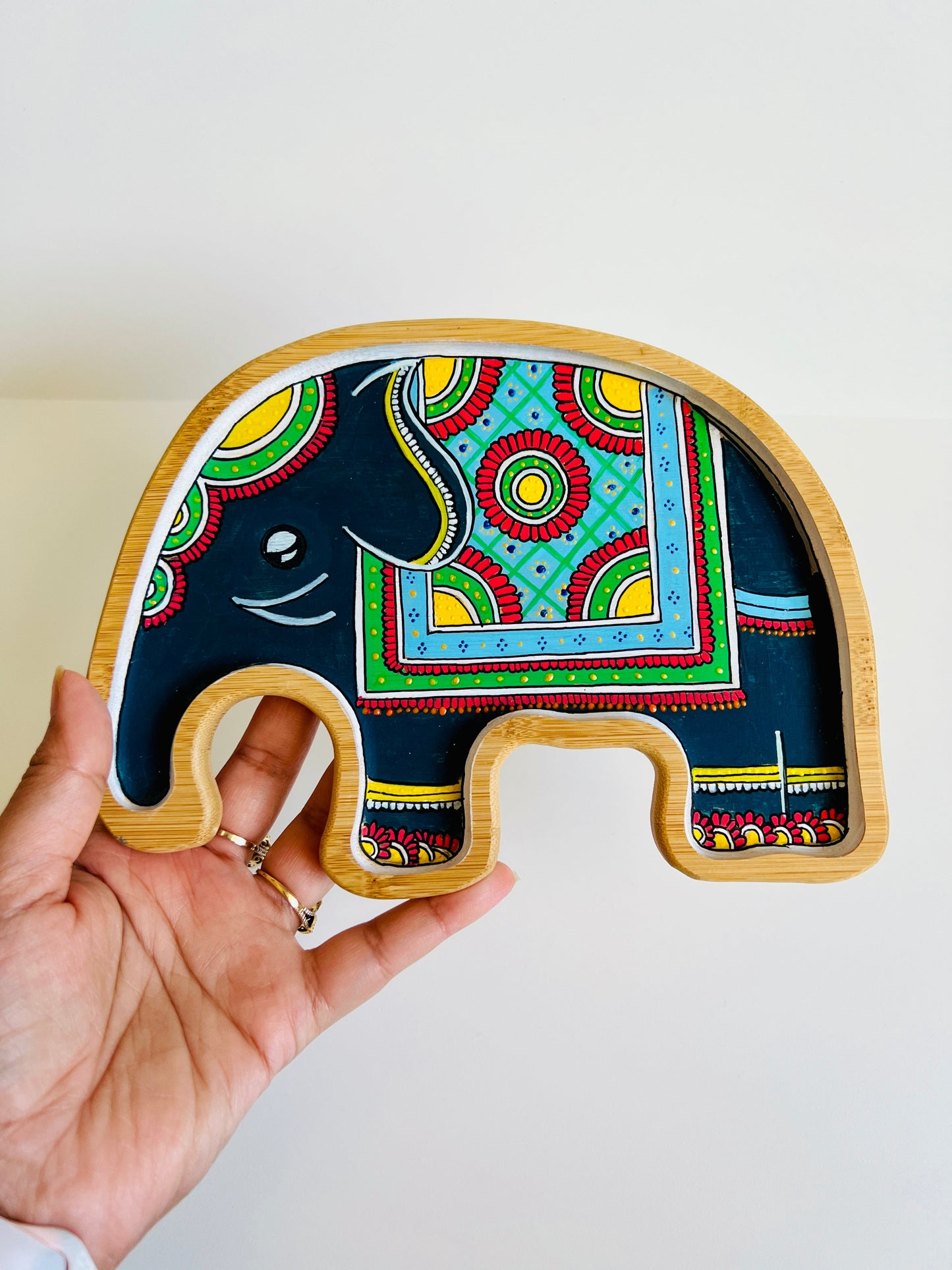 Elephant tray