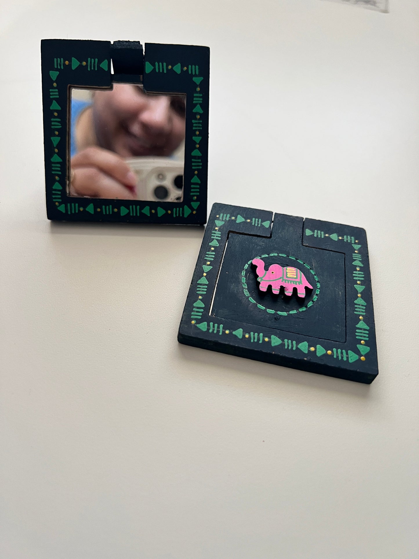 Pocket mirror