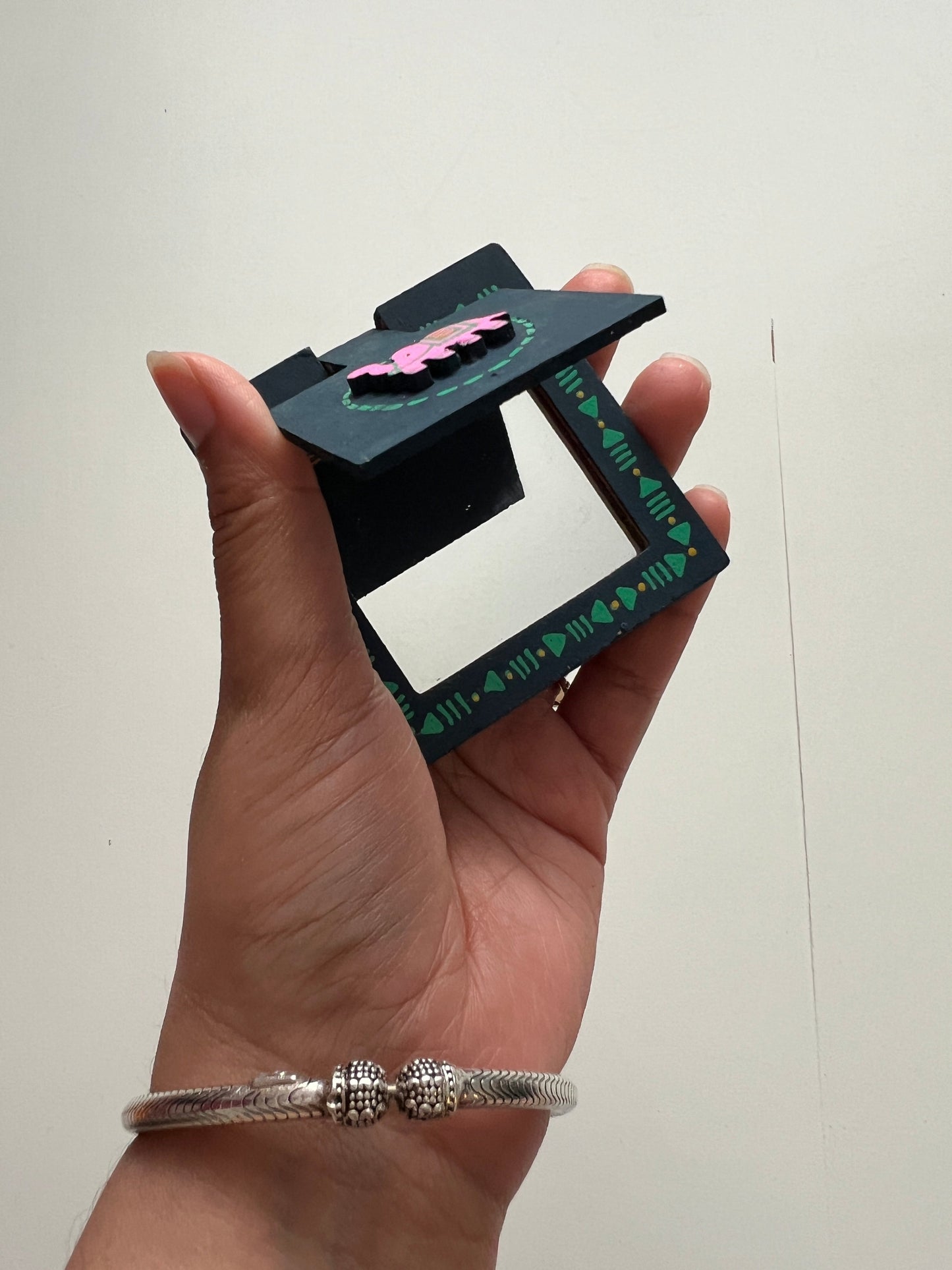 Pocket mirror