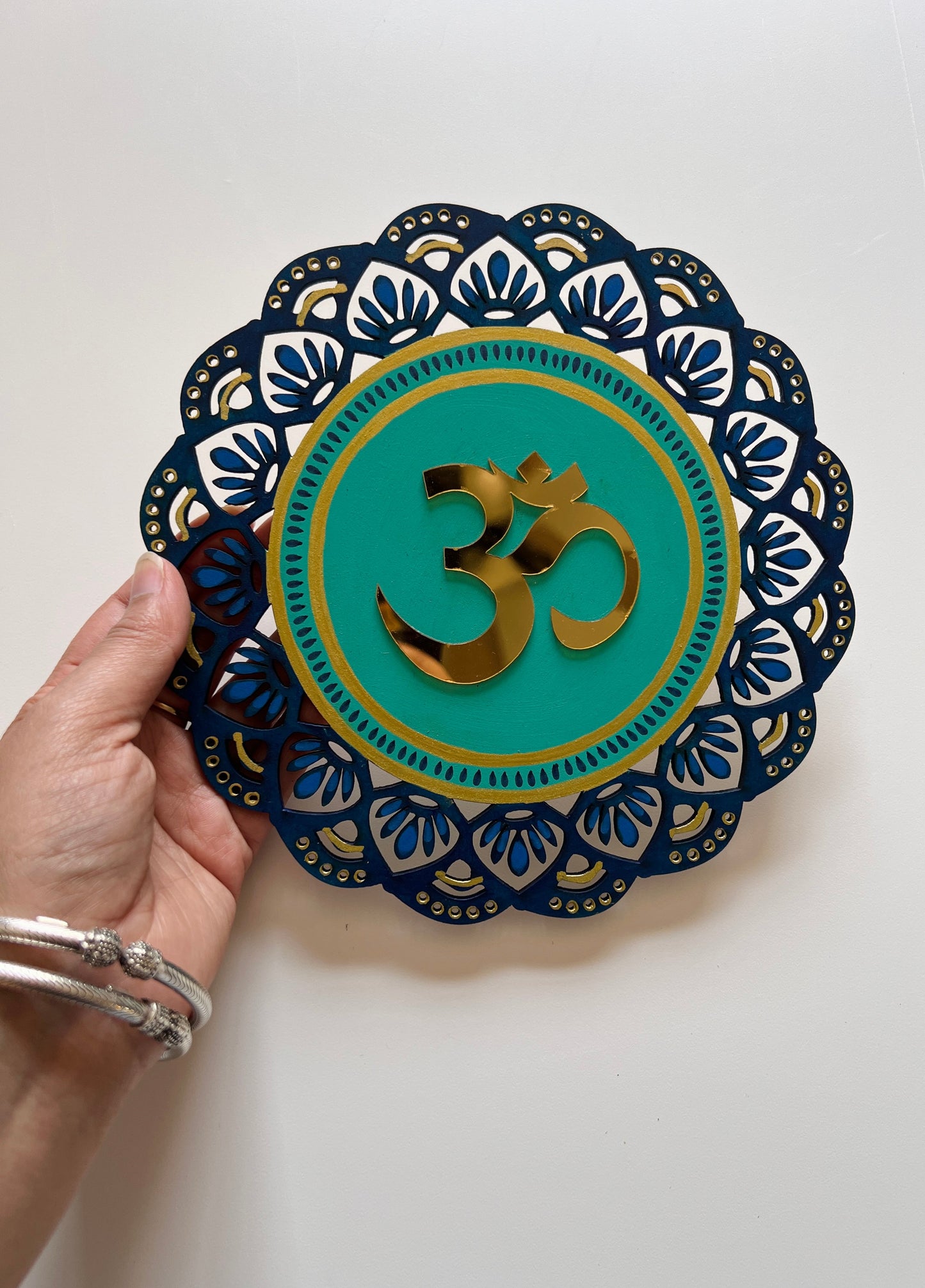 Teal Om