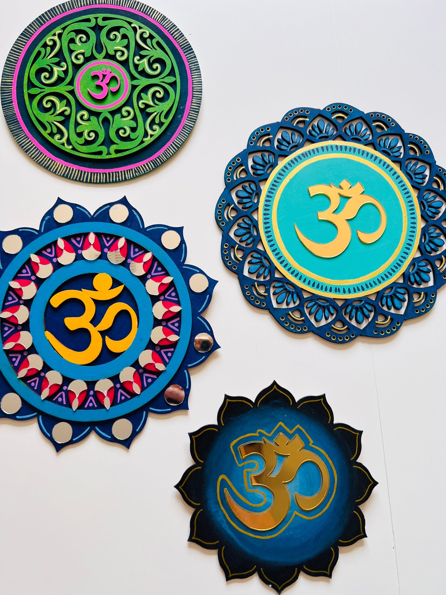 Teal Om